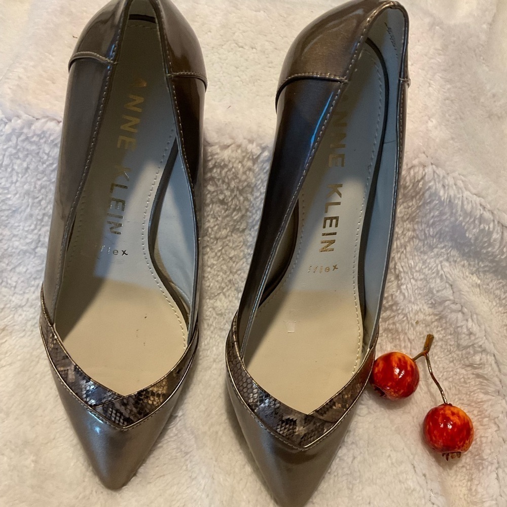 ANNE Klein Metallic Low Heels
